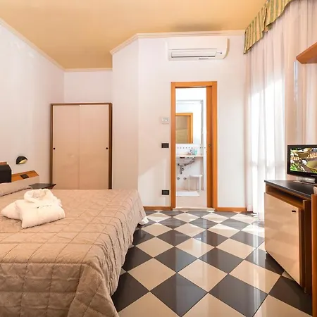 Ξενοδοχείο Luigia 3*